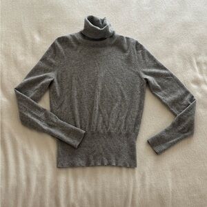Soft & luxurious 100% Cashmere Banana Republic Grey Cowl Neck Sweater Large
